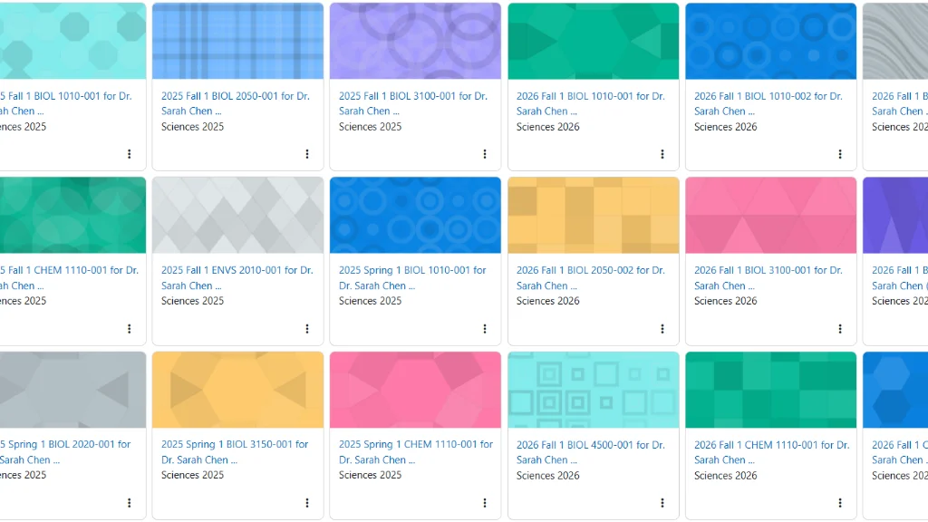 A cluttered Moodle course list (screenshot Moodle My Courses page).